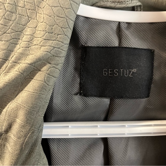 Gestuz crocodile skin jacket - Picture 5 of 5